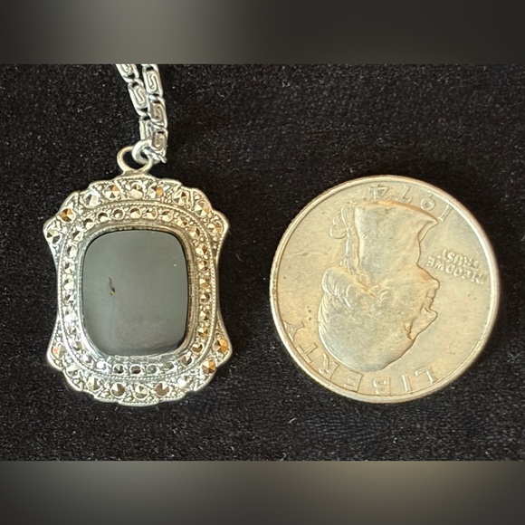 Vintage Onyx and Marcasite Sterling .925 Silver Pendant Silver-toned necklace - Picture 9 of 10